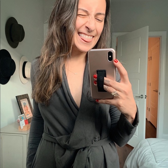 Meet your Posher, Jessica - Picture 3 of 4